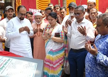 রাজাপুরে দুইটি এইচবিবি সড়ক নির্মাণ কাজের উদ্বোধন করলেন এমপি জামাল