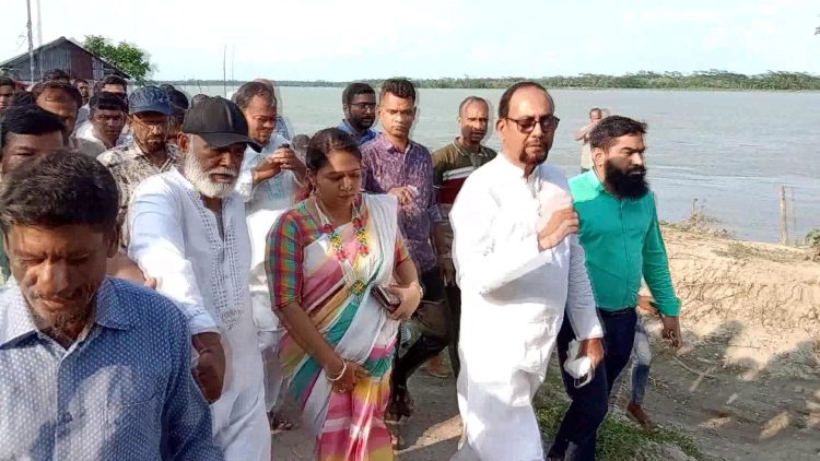 ঝালকাঠির রাজাপুরের বিষখালী নদী ভাঙ্গন এলাকা পরিদর্শন করেছেন: এমপি রফিকুল ইসলাম জামাল