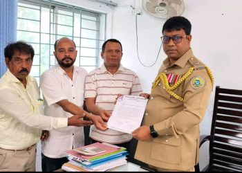সাংবাদিক লিপুর হামলাকারীদের গ্রেফতারের দাবিতে ঝালকাঠি প্রেসক্লাবের স্মারকলিপি