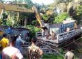 কাঠালিয়ায় ব্রিজ ভেঙ্গে পাথরবহকারি ট্রাক খালে, যোগাযোগ বিচ্ছিন