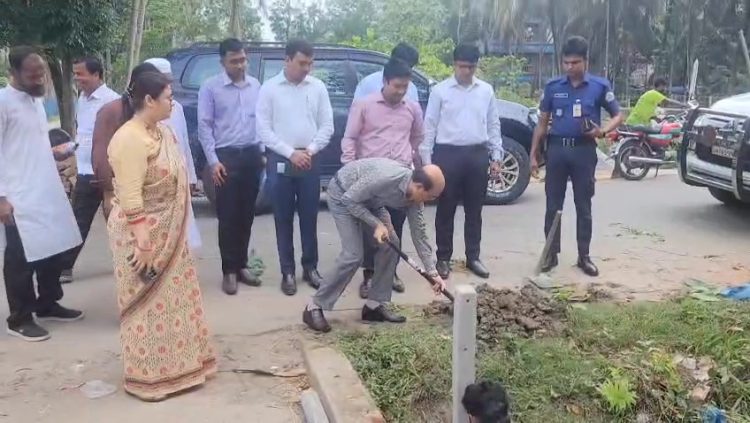 ঝালকাঠি শহরের ৯ খালের সীমানা পিলার স্থাপন কাজের উদ্বোধন