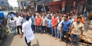 নিষিদ্ধ আওয়ামী লীগের নৈরাজ্যের প্রতিবাদে ঝালকাঠিতে ছাত্রদল-যুবদলের অবস্থান কর্মসূচি