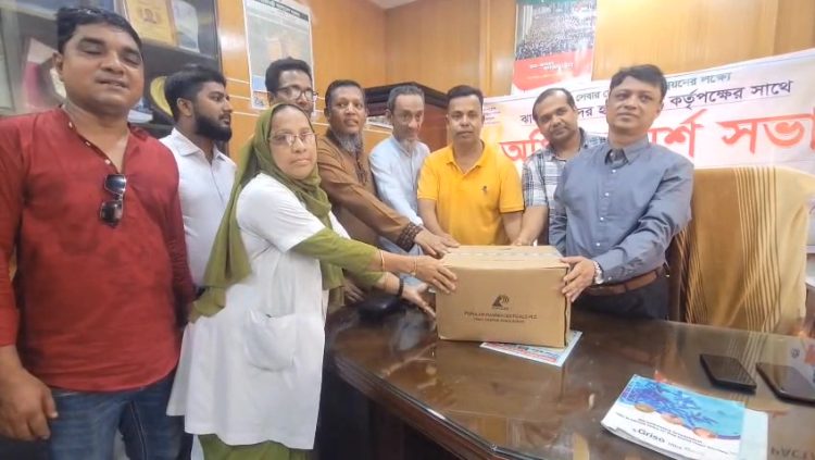 ডেঙ্গু রোগীদের জন্য ঝালকাঠি সদর হাসপাতালে ১০০ স্যালাইন দিলেন যুবদল নেতা শামীম তালুকদার