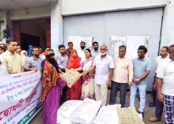 রাজাপুরে কৃষি প্রণোদনা কর্মসূচির উদ্বোধন, কৃষকদের মাঝে বিনামূল্যে বীজ, চারা ও সার বিতরণ
