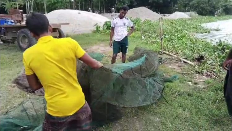 মৎস্য সুরক্ষায় ঝালকাঠিতে যৌথ অভিযানে জব্দ ২২ হাজার মিটার অবৈধ জাল