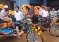 ঝালকাঠিতে পৌরসভা ও শহর সমাজসেবা কার্যালয়ের উদ্যোগে অটো রিকশা বিতরণ