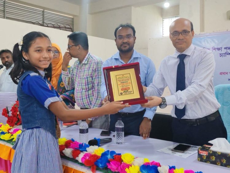 জাতীয় পর্যায়ে বিতর্ক প্রতিযোগিতায় কাঠালিয়ার বিজয়ী শিক্ষার্থীদের সংবর্ধনা অনুষ্ঠিত