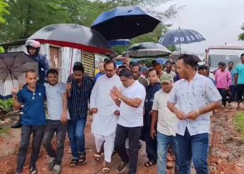 কাঠালিয়ায় বিষখালি নদীর উপর ব্রিজ নির্মাণের স্থান পরিদর্শন করলেন-এমপি রফিকুল ইসলাম জামাল