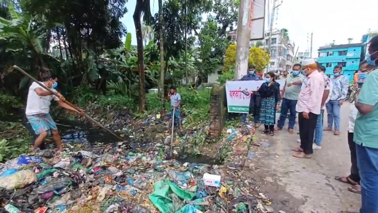 ঝালকাঠিতে শুরু হলো খাল পরিষ্কার-পরিচ্ছন্নতা অভিযান